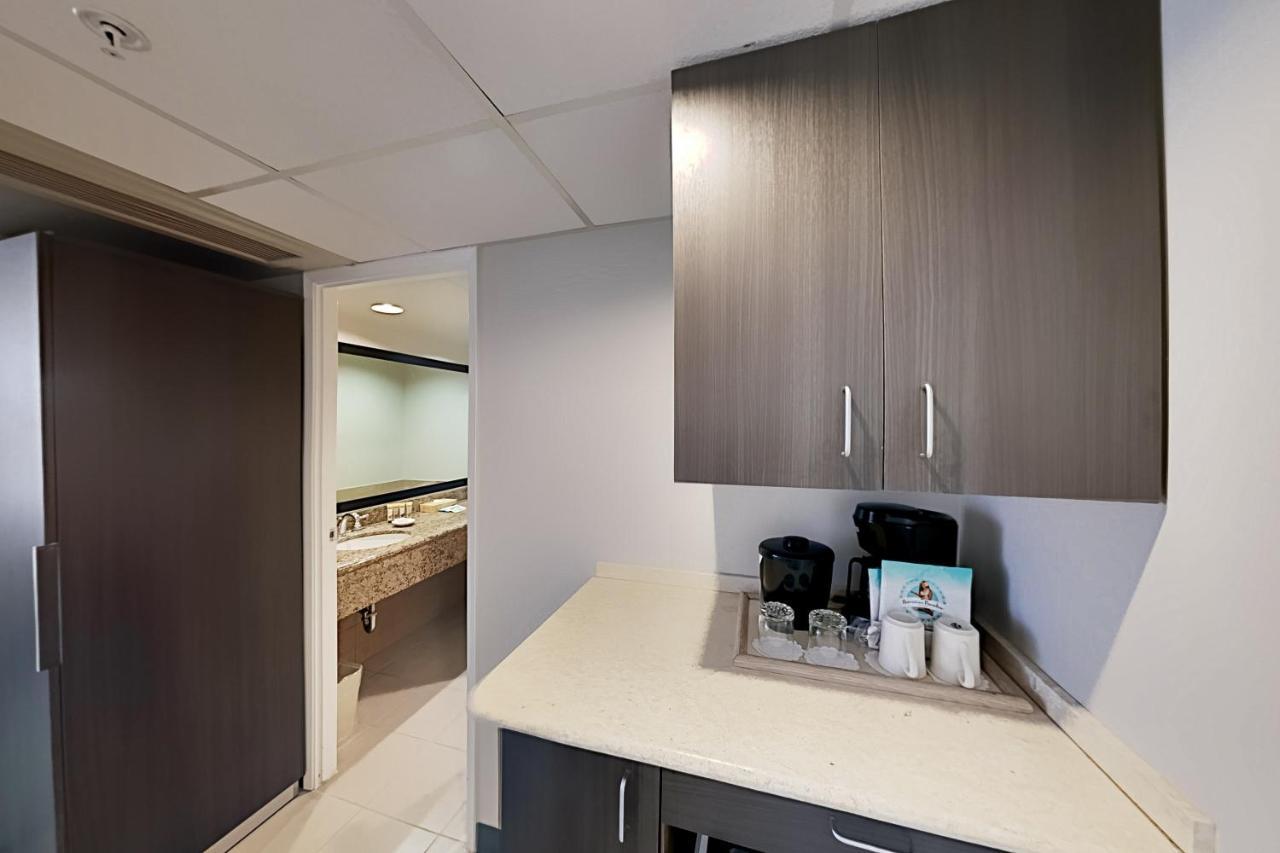 호놀룰루 Aqua Palms Waikiki Ocean View Lanai Parking Included 아파트 외부 사진